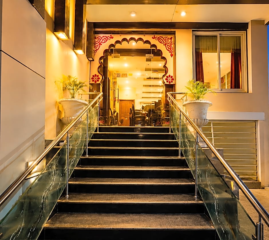 Royal Palm - Hotel Near Udaipur Railway Station