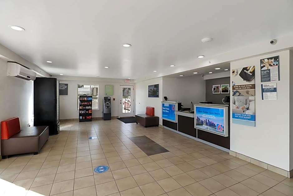 Motel 6-Bryan, TX - University Area