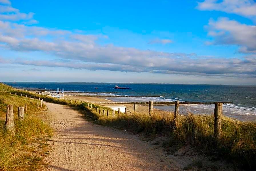 Zoutelande,modern verblijf bij de zee