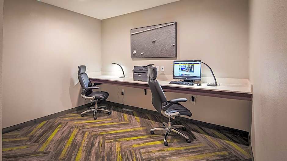 Best Western Plus Bay City Inn & Suites