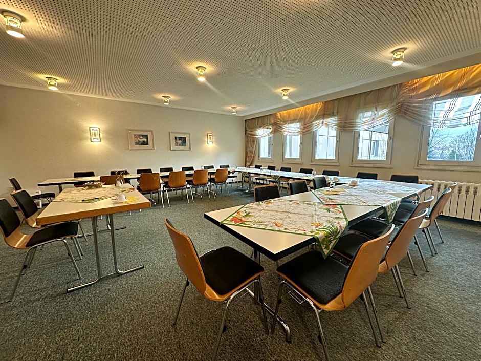 Hotel am Lärchenberg I Frühstück, WLAN, Parkplatz