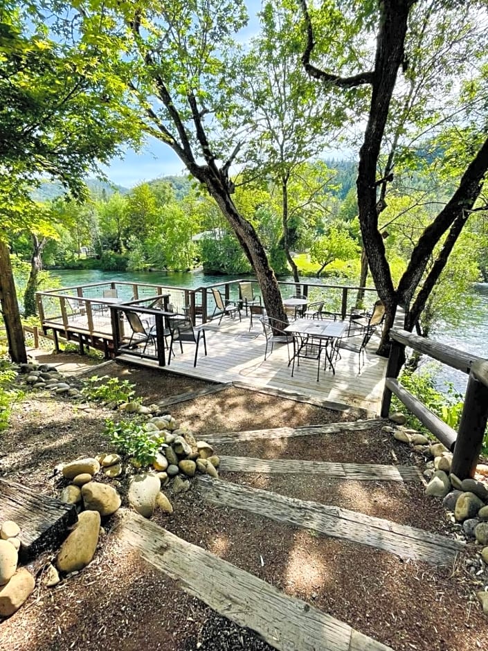 Riverfront Lodging