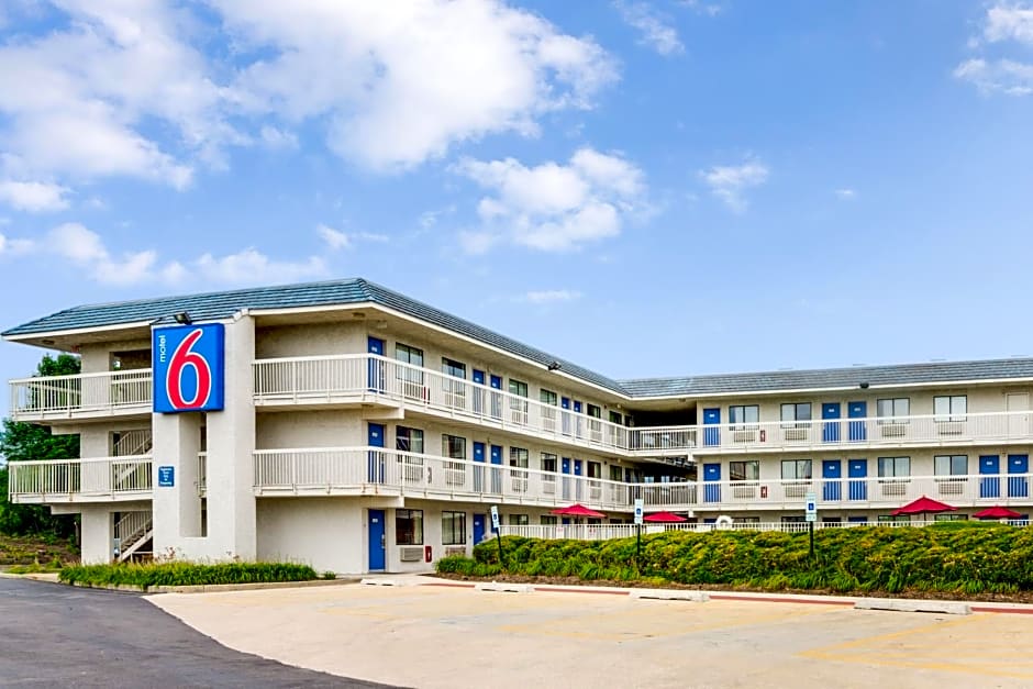 Motel 6 Rolling Meadows, IL - Chicago Northwest