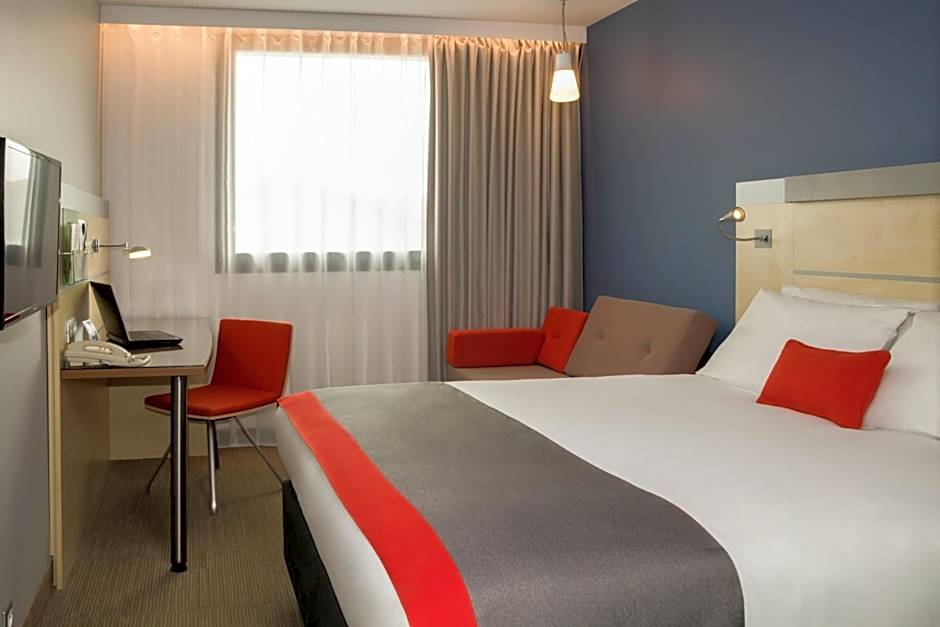 Holiday Inn Express Toulouse Airport By IHG