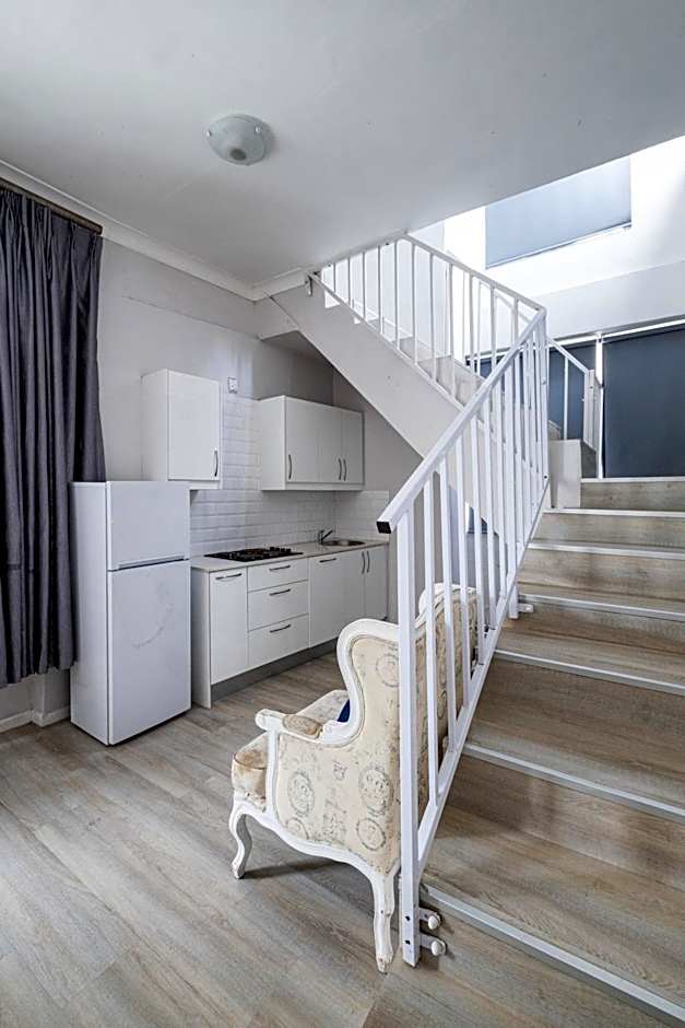 HOUSE 72