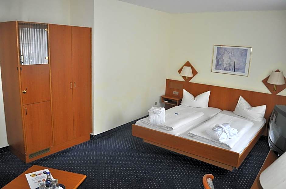 Fly Inn Hotel Frankfurt Airport Rüsselsheim ehemals Trip Inn Hotels