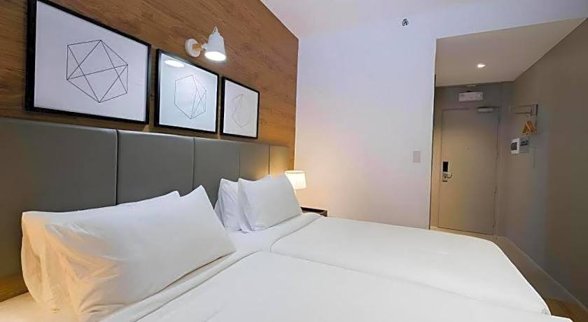 Avior Hotel