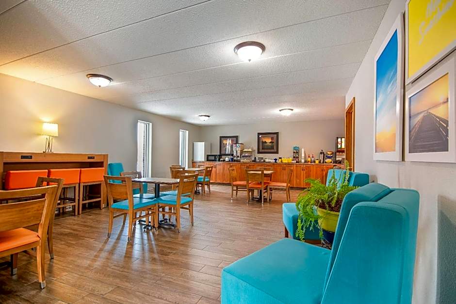 Days Inn by Wyndham International Falls