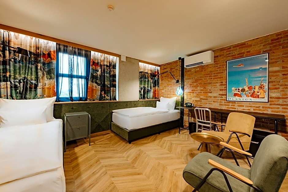 ONE66 Hotel