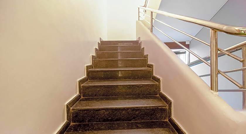 Treebo Elite Plaza, 700 Mtrs From Madikeri Fort