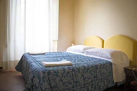 Large Double or Twin Room
