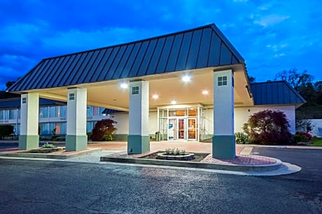 Clarion Inn Fairmont