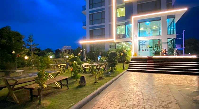 Arunsakhon luxury condo