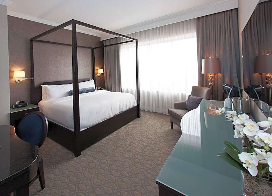 La Banque Hotel