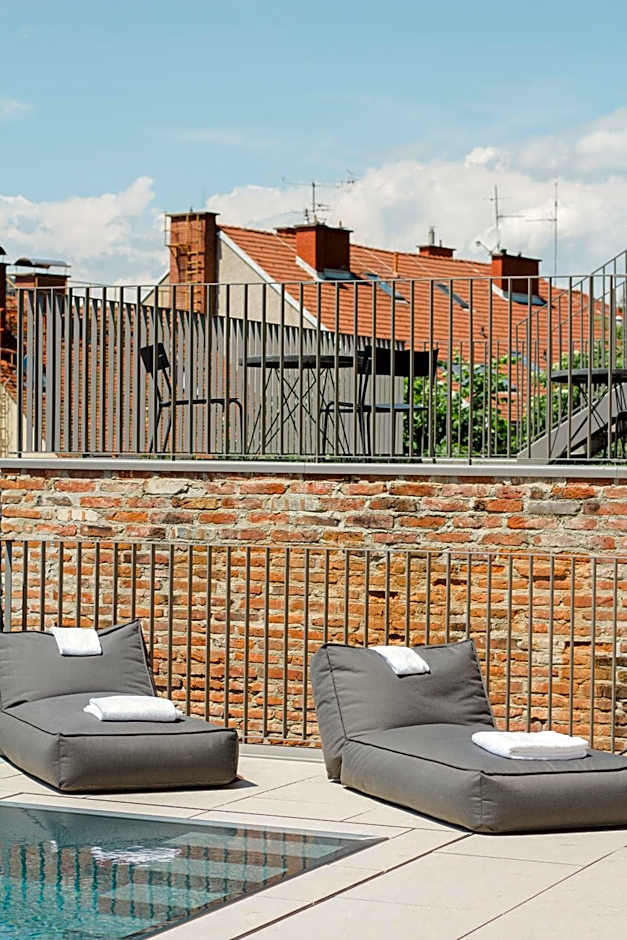 Kai 36 - Hotel zwischen Fels und Fluss