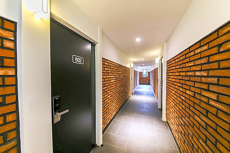 hotel box