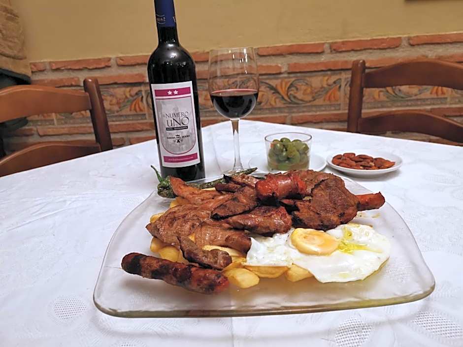 Hotel Mesón El Número Uno