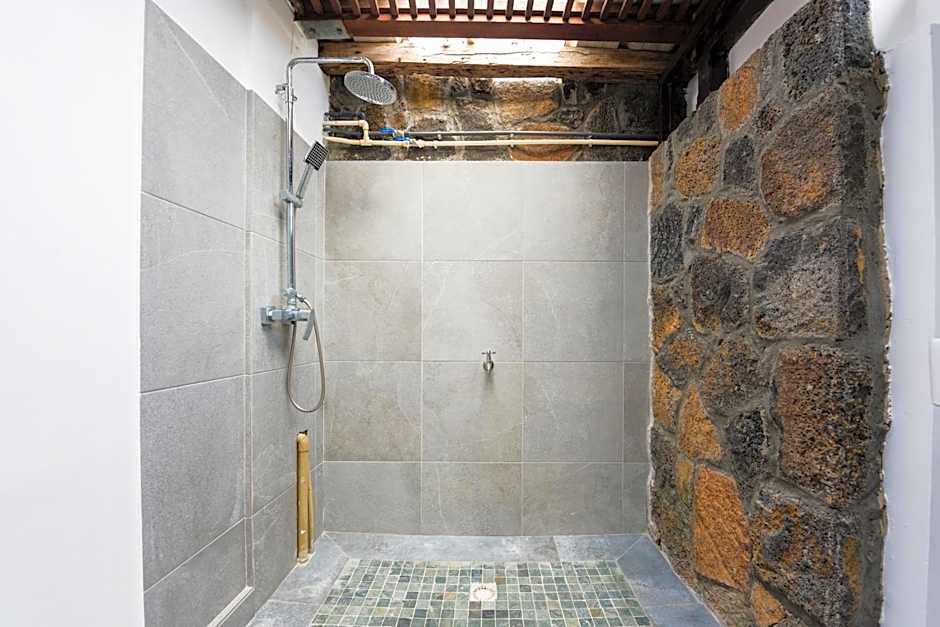 Quaint Beach Villa in a fishing village