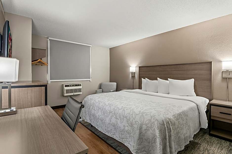Photo 1 of 4 of Standard 1 King Bed