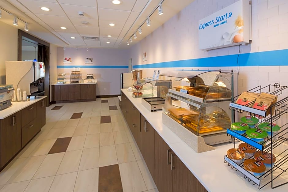 Holiday Inn Express & Suites Monroe By IHG