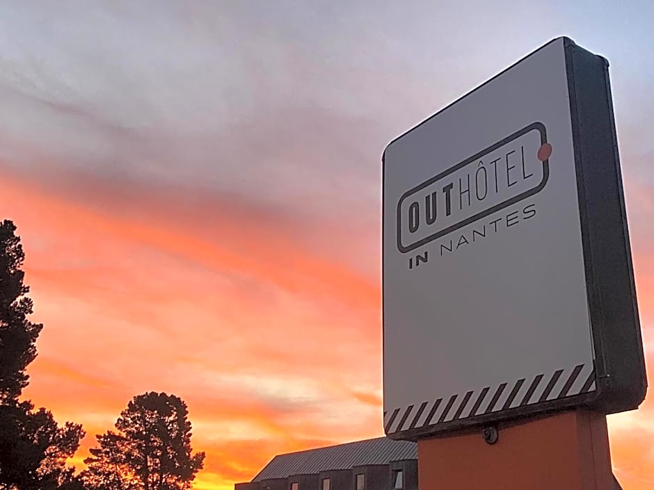 OUT Hôtel In Nantes-Carquefou