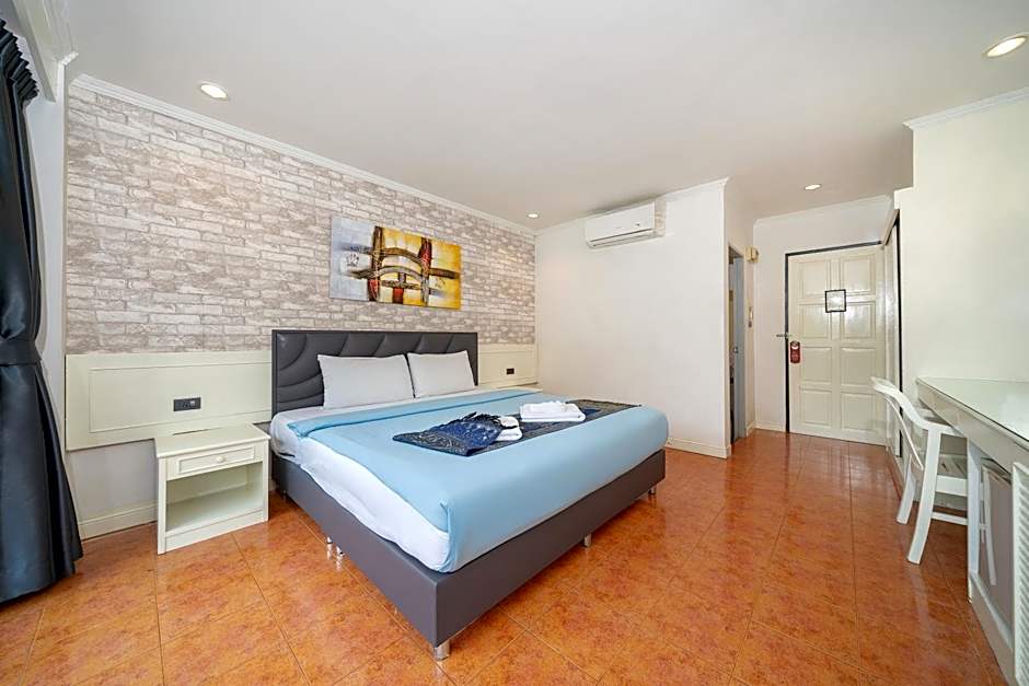 Patong Central Residence & Apartment