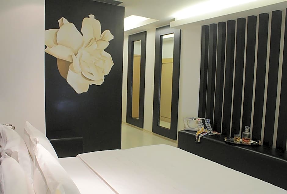 Galaxy Art Hotel