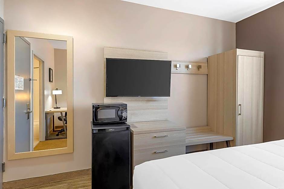 Country Inn & Suites By Radisson Staten Island NY