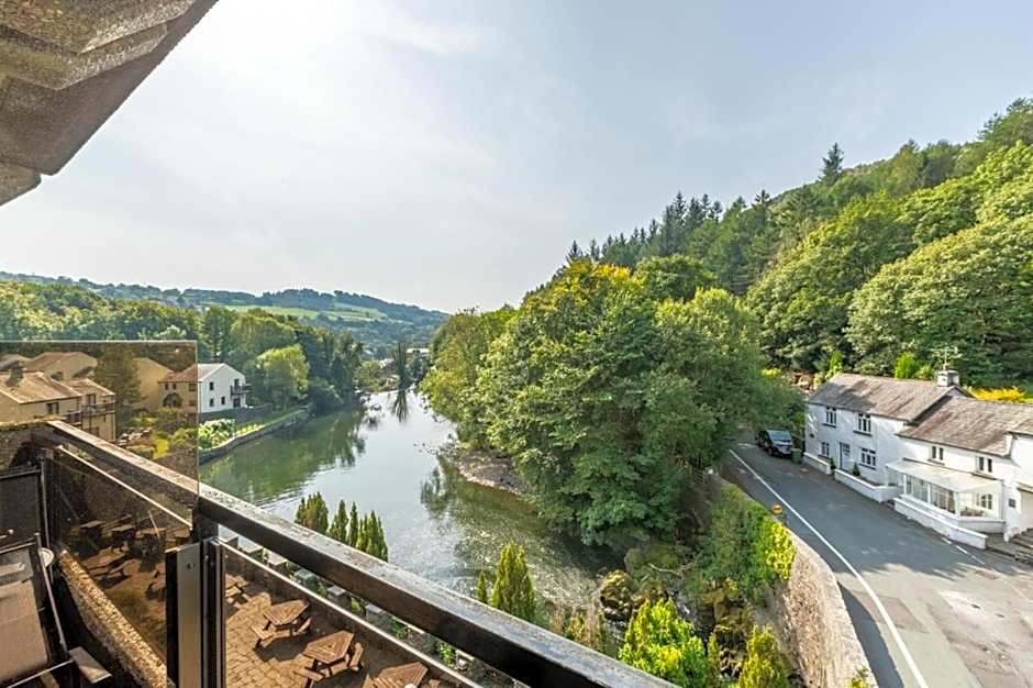 Whitewater Hotel & Spa