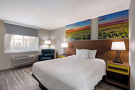 1 King Bed Mobility Accessible Room Non-Smoking