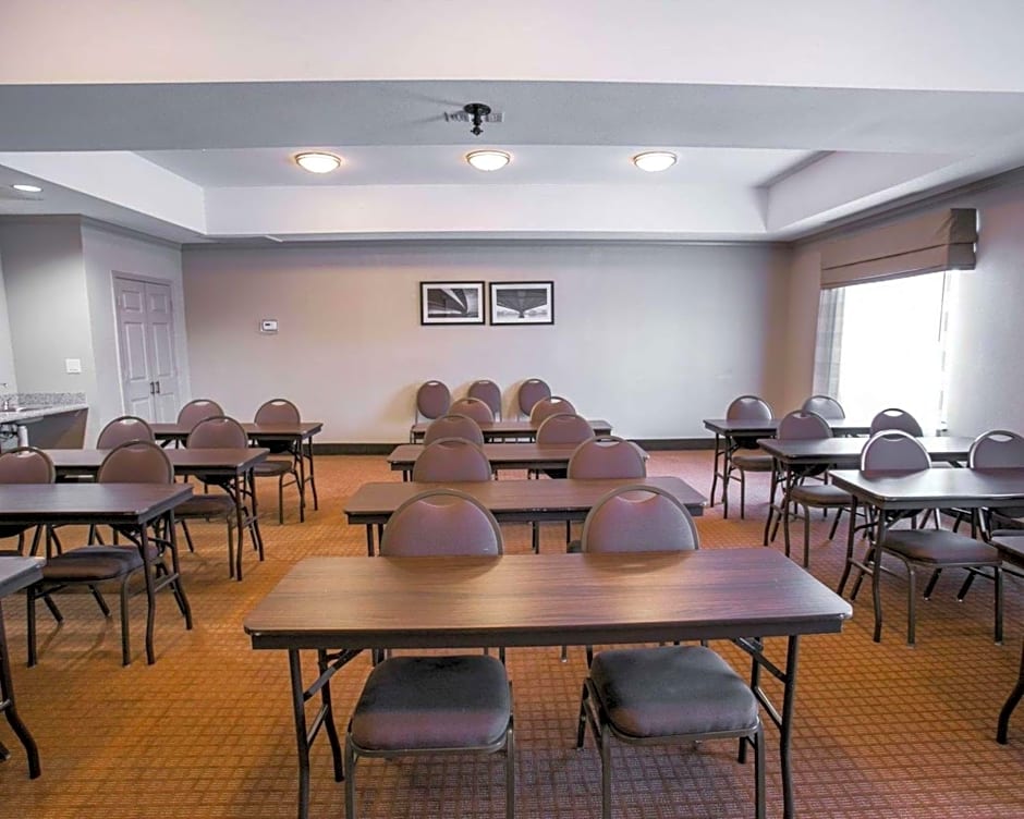 Restwell Inn & Suites I-45 North