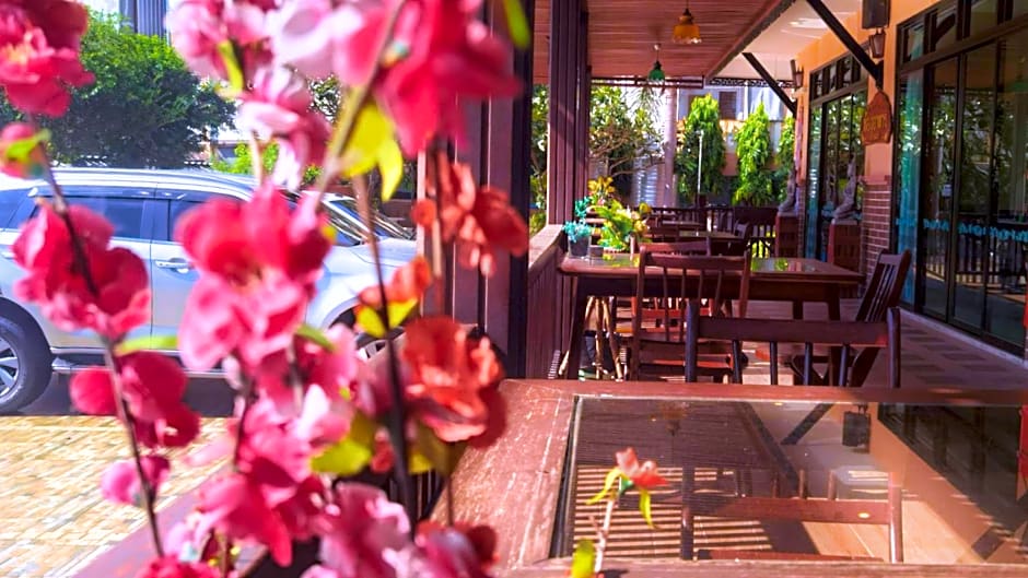 Rayong Lanna Hotel