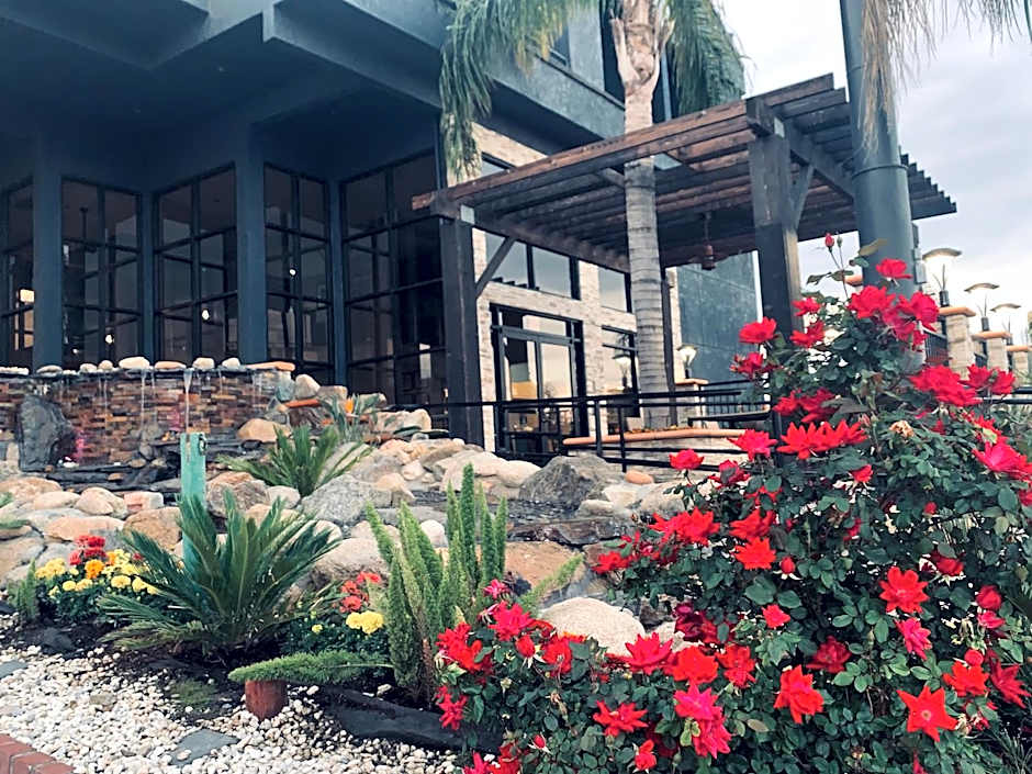 Country Inn & Suites by Radisson, Bakersfield, CA