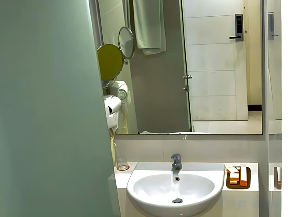 Everbright Ambon Hotel