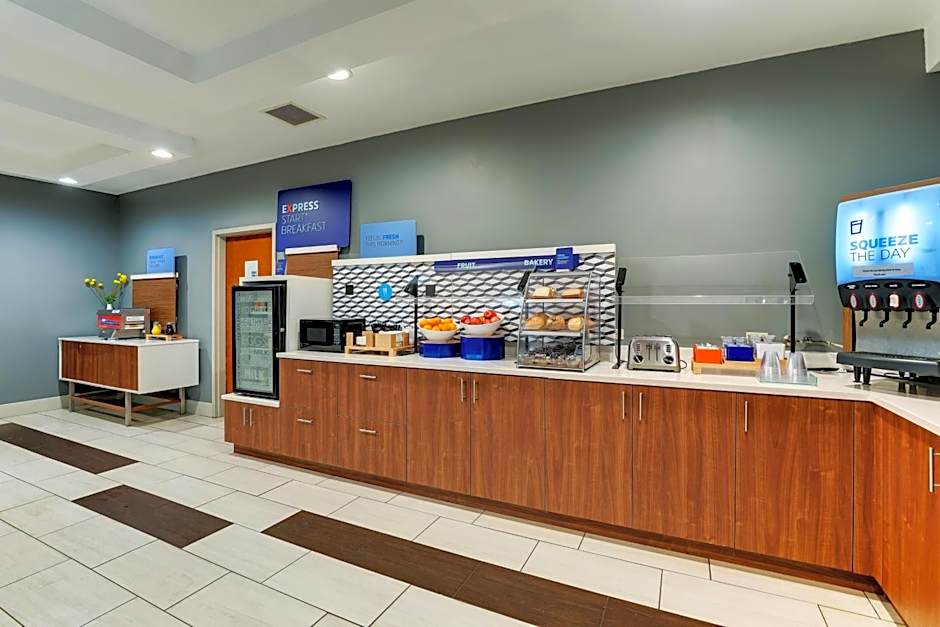 Holiday Inn Express & Suites Bryan-Montpelier By IHG