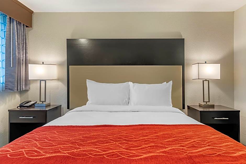 Comfort Inn & Suites Tigard near Washington Square
