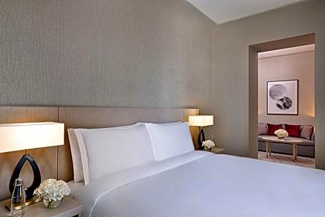 One Bedroom Deluxe Suite Partial Haram View- East Towers