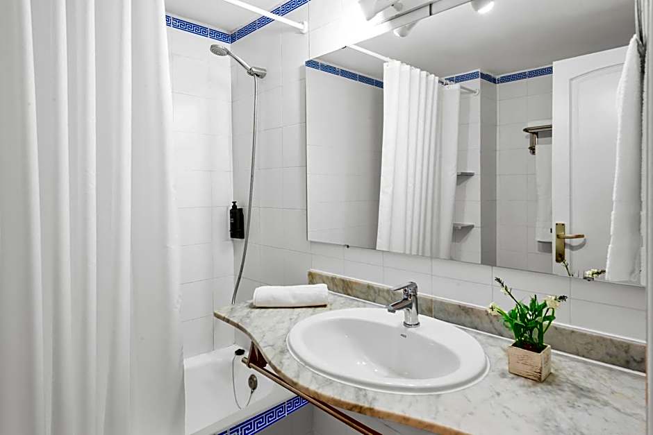 Aparthotel Ona Cala Pi Club
