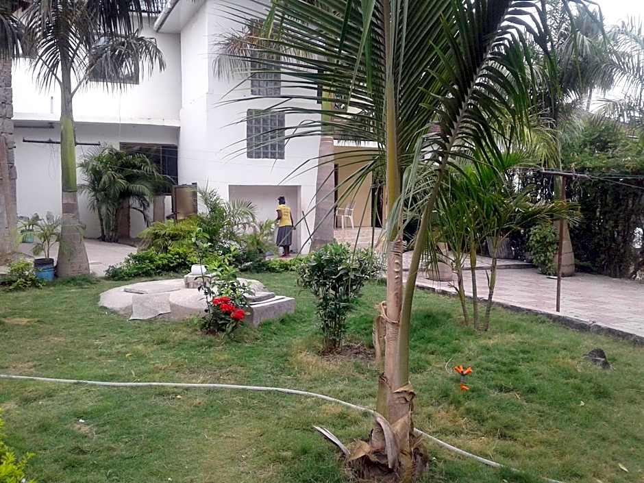JJ & JE Family House