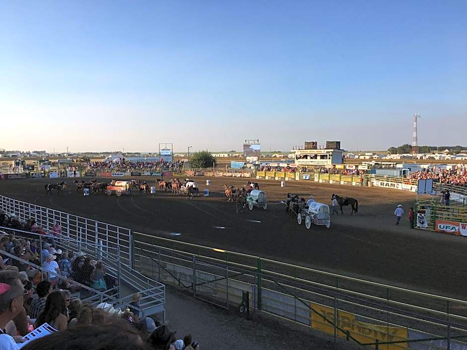 Best Western Strathmore Inn