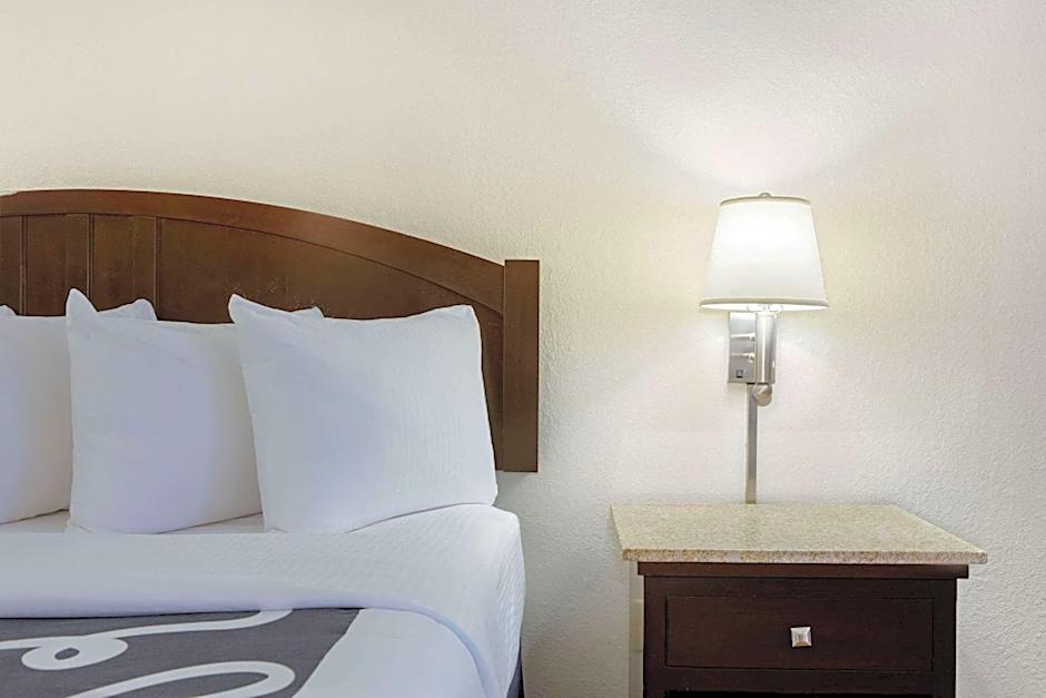 La Quinta Inn & Suites by Wyndham Springfield South