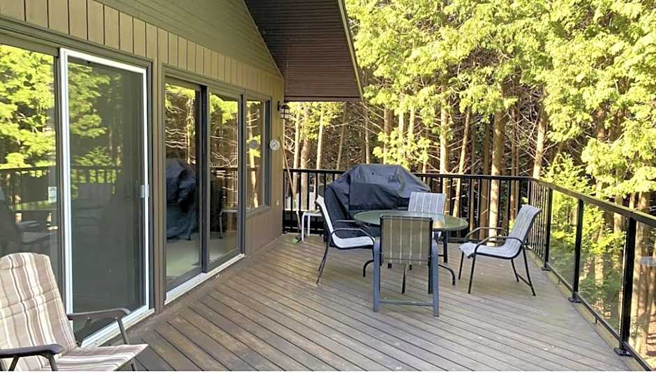 TGIF - Serene Waterfront Retreat