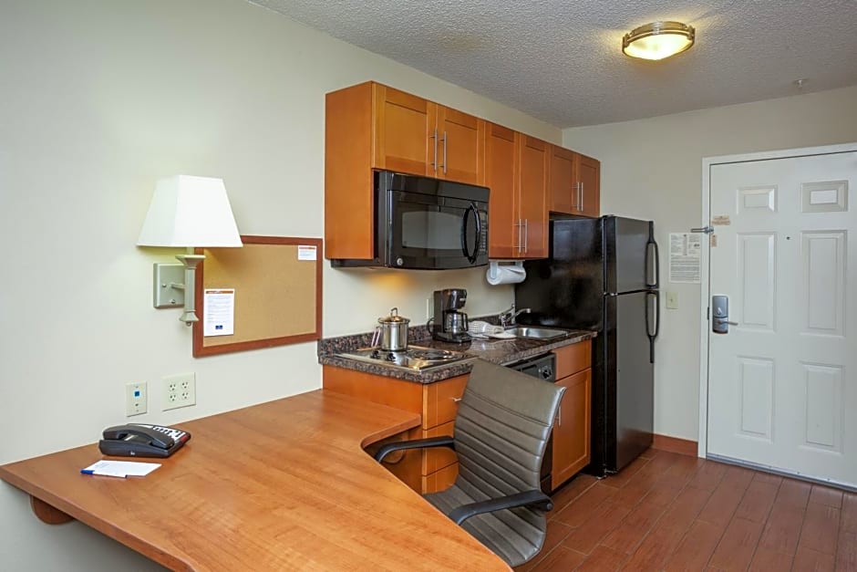 Candlewood Suites Richmond Airport Hotel By IHG