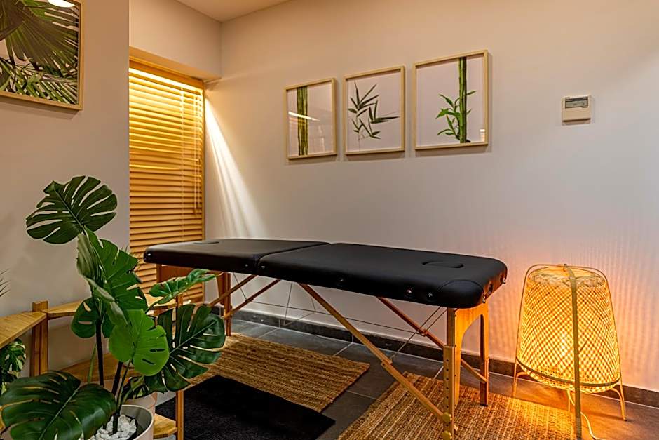 Athenian Riviera Hotel& Suites