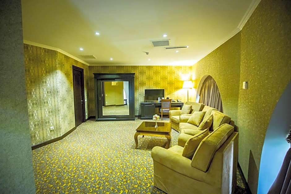 Colosseum Marina Hotel