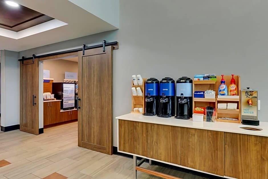 Holiday Inn Express Hotel & Suites Richmond By IHG