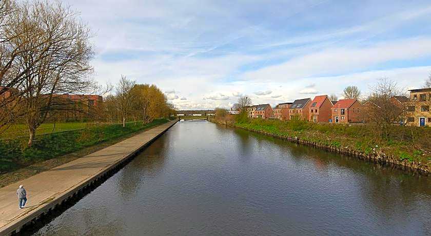 Riverside Villas