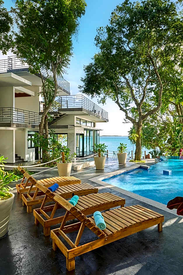 Cristalino Lagoon Front Hotel, Restaurant & Spa 