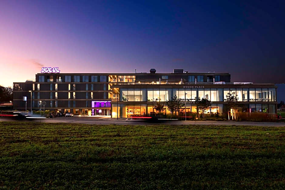 YOTEL Geneva Lake