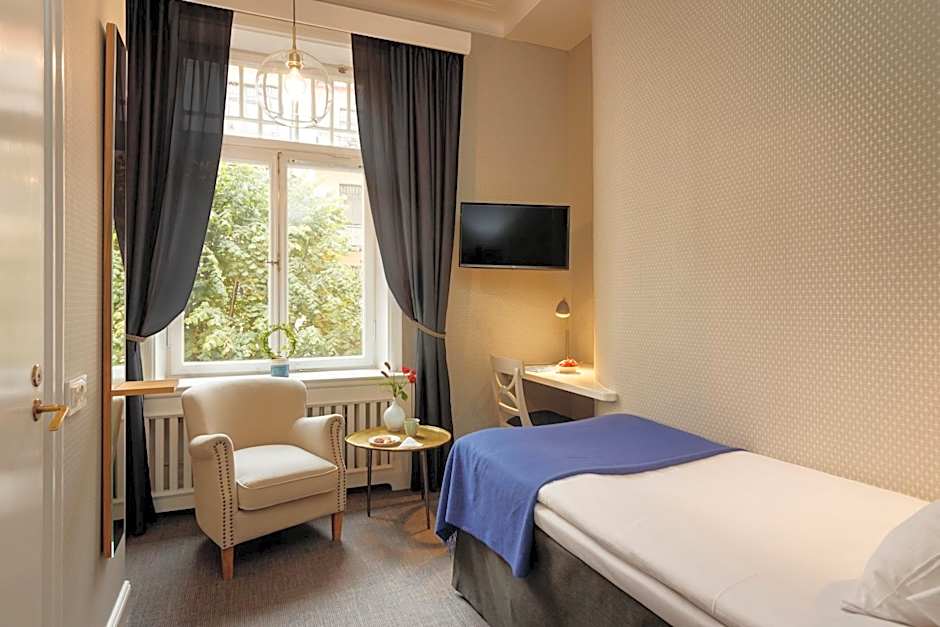 Home Hotel Wellington